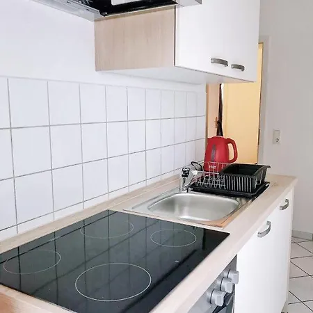 Familienfreundliches Im Zentrum Fuer Geschaeftsreisen Und Privat Lägenhet *