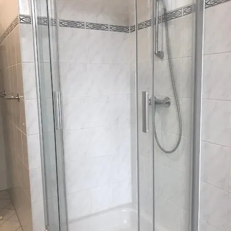 Familienfreundliches Im Zentrum Fuer Geschaeftsreisen Und Privat * ドレスデン